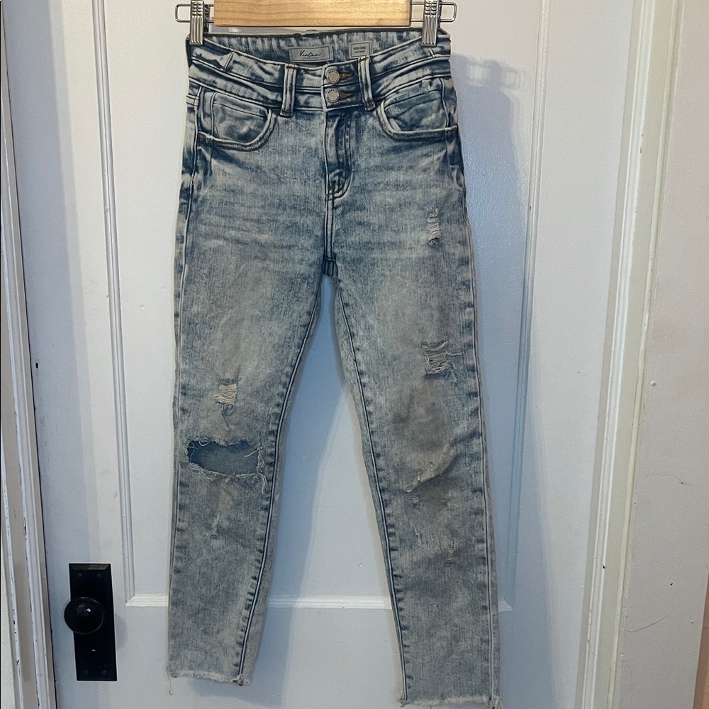 KanCan Light Wash Distressed Ankle Jeans